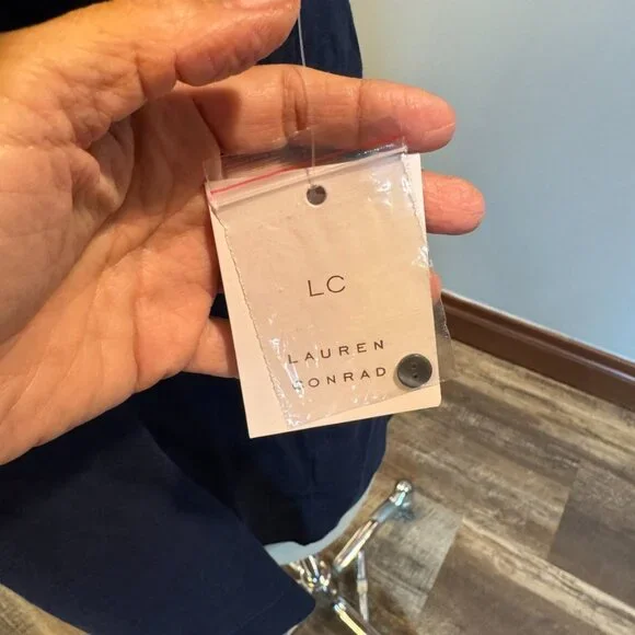 LC LAUREN CONRAD navy eyelet trim blouse SIze Small NEW WITH TAG - Picture 4 of 7